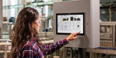 FactoryTalk Optix user on the plant floor.